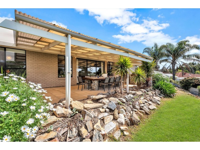 18A Featherstone Drive, Huntfield Heights SA 5163