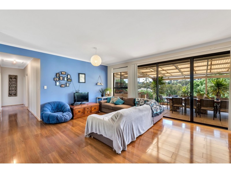 18A Featherstone Drive, Huntfield Heights SA 5163