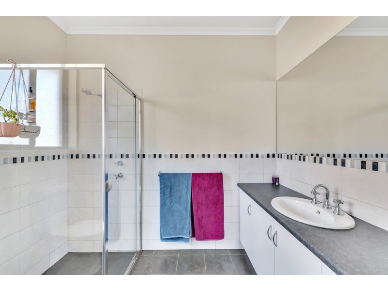 18A Featherstone Drive, Huntfield Heights SA 5163