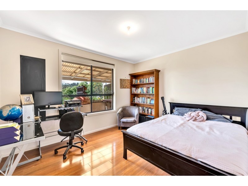 18A Featherstone Drive, Huntfield Heights SA 5163