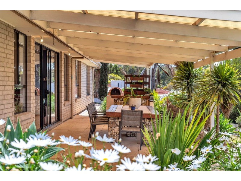 18A Featherstone Drive, Huntfield Heights SA 5163