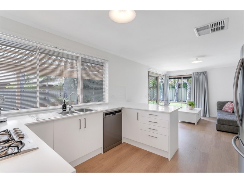 16 Hartog Street, Woodcroft SA 5162