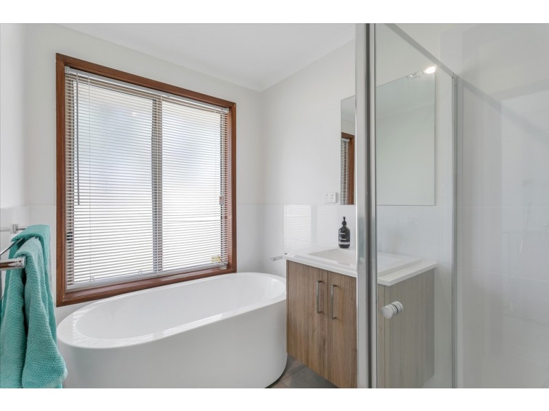 16 Hartog Street, Woodcroft SA 5162