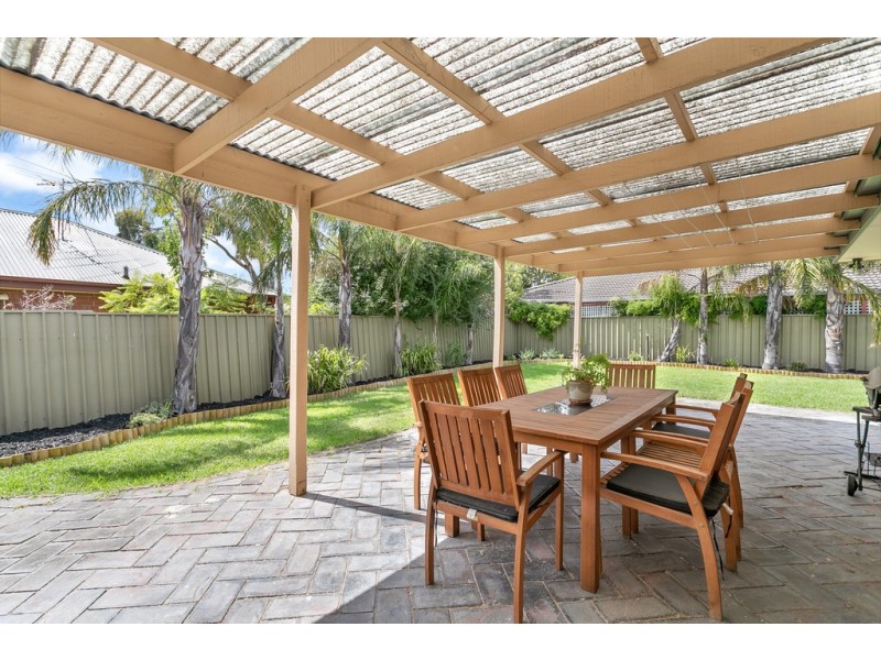 16 Hartog Street, Woodcroft SA 5162