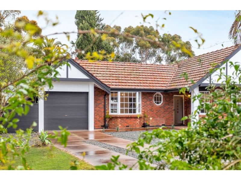 90 Black Road, Flagstaff Hill SA 5159