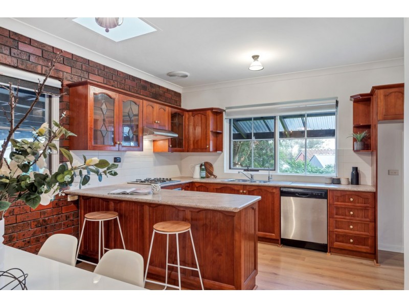 90 Black Road, Flagstaff Hill SA 5159