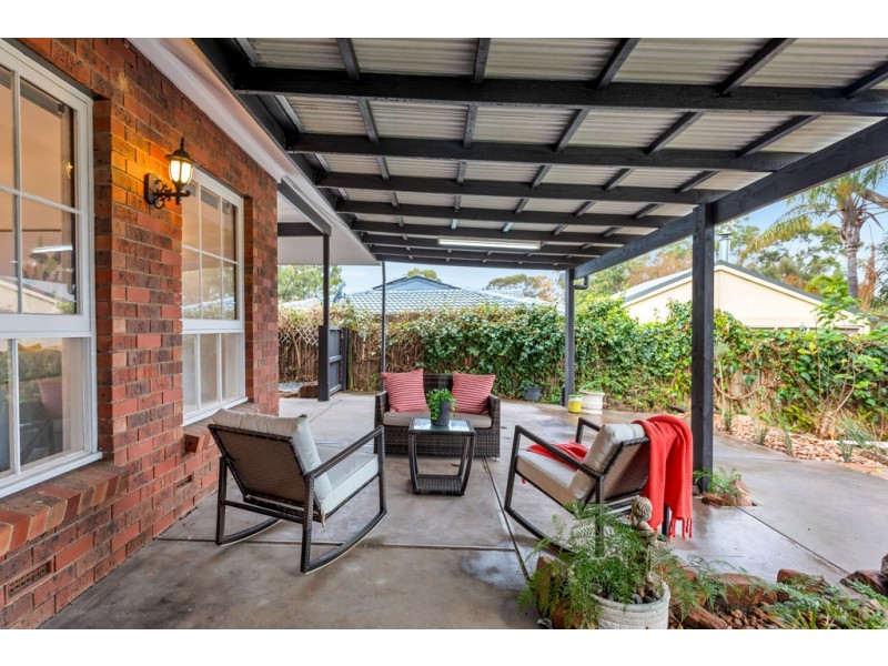 90 Black Road, Flagstaff Hill SA 5159