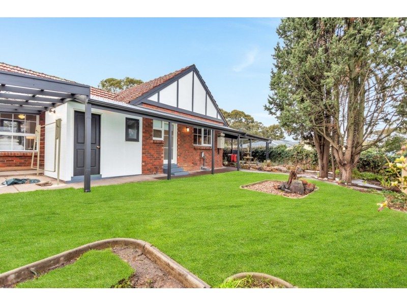 90 Black Road, Flagstaff Hill SA 5159