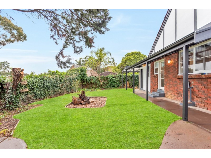 90 Black Road, Flagstaff Hill SA 5159