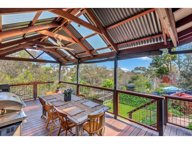 11 Yalpara Street, Eden Hills SA 5050