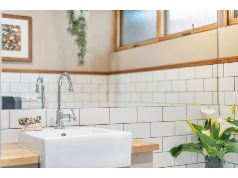 11 Yalpara Street, Eden Hills SA 5050