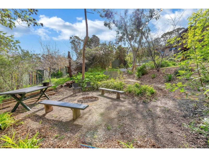 11 Yalpara Street, Eden Hills SA 5050