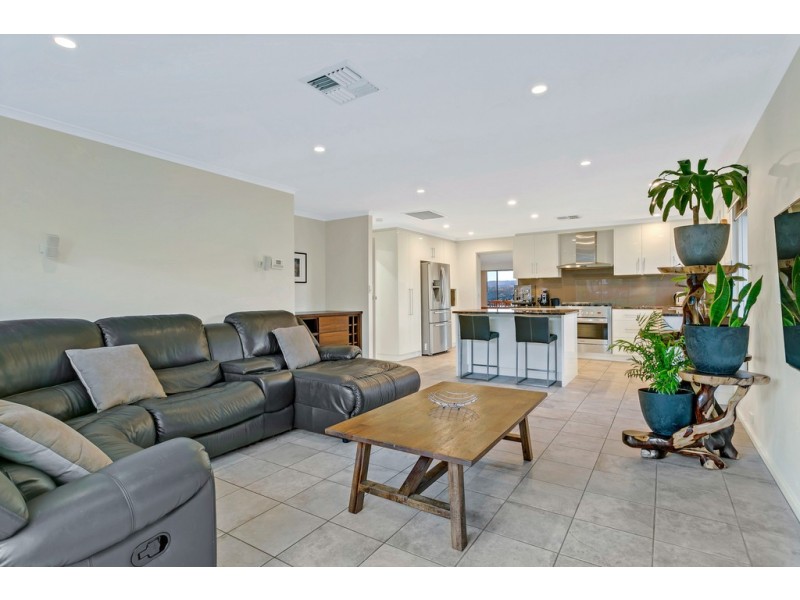 29 Bellavista Road, Flagstaff Hill SA 5159