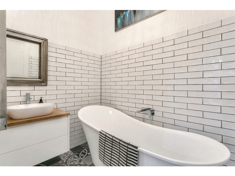 5 Redgum Place, Aberfoyle Park SA 5159