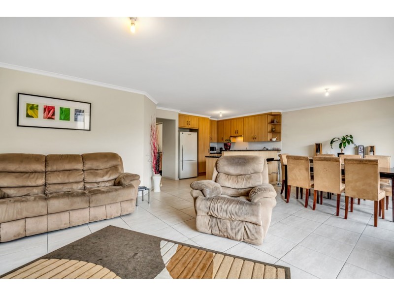 23 Sovereign Drive, Woodcroft SA 5162