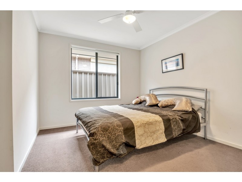 23 Sovereign Drive, Woodcroft SA 5162