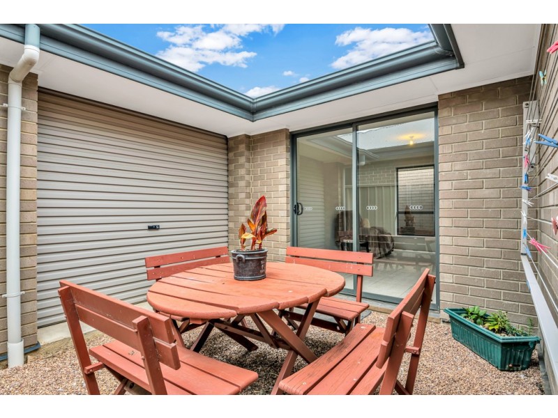 23 Sovereign Drive, Woodcroft SA 5162