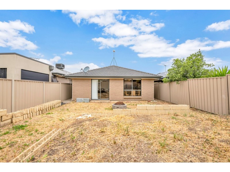 23 Sovereign Drive, Woodcroft SA 5162