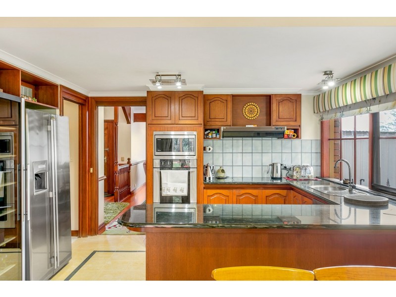 5 College Avenue, Aberfoyle Park SA 5159