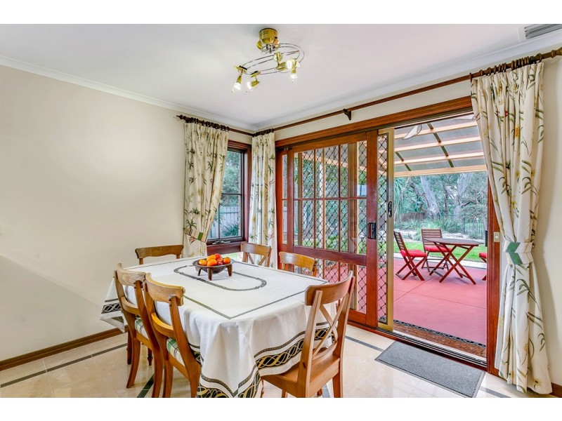 5 College Avenue, Aberfoyle Park SA 5159