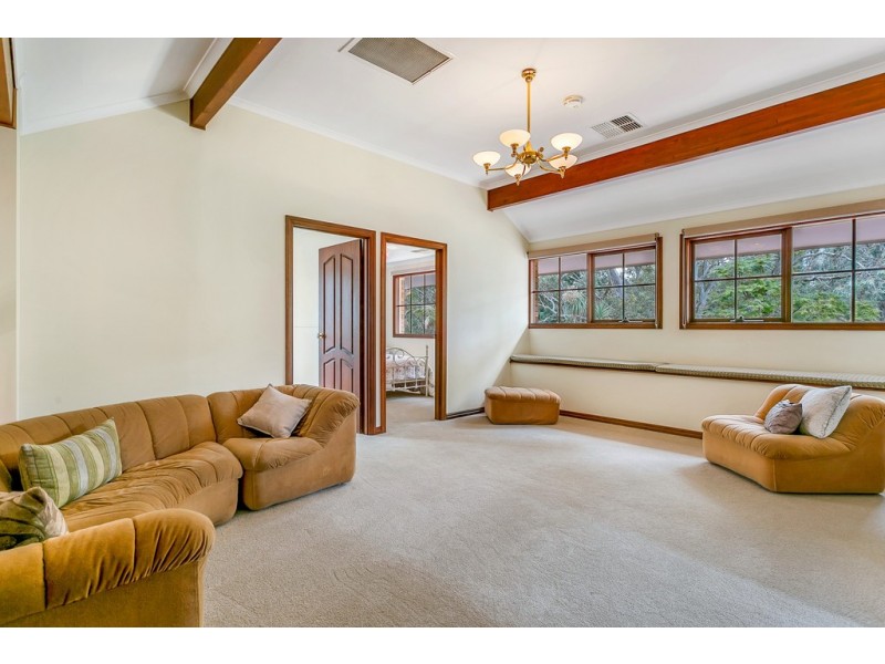 5 College Avenue, Aberfoyle Park SA 5159