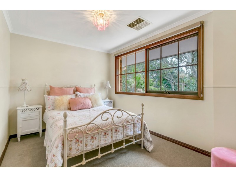 5 College Avenue, Aberfoyle Park SA 5159