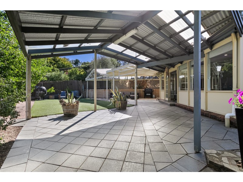 4 Radiata Place, Aberfoyle Park SA 5159