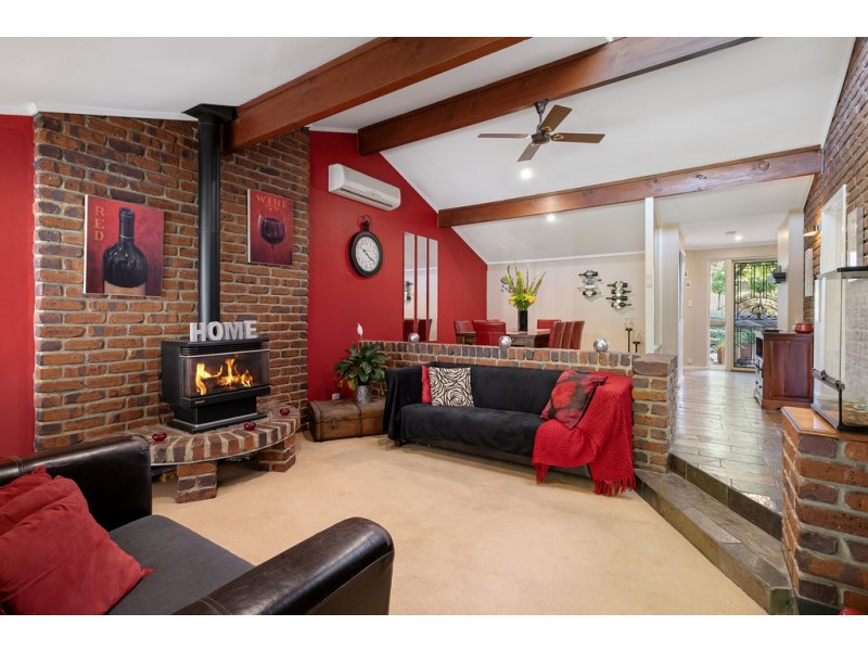 4 Radiata Place, Aberfoyle Park SA 5159