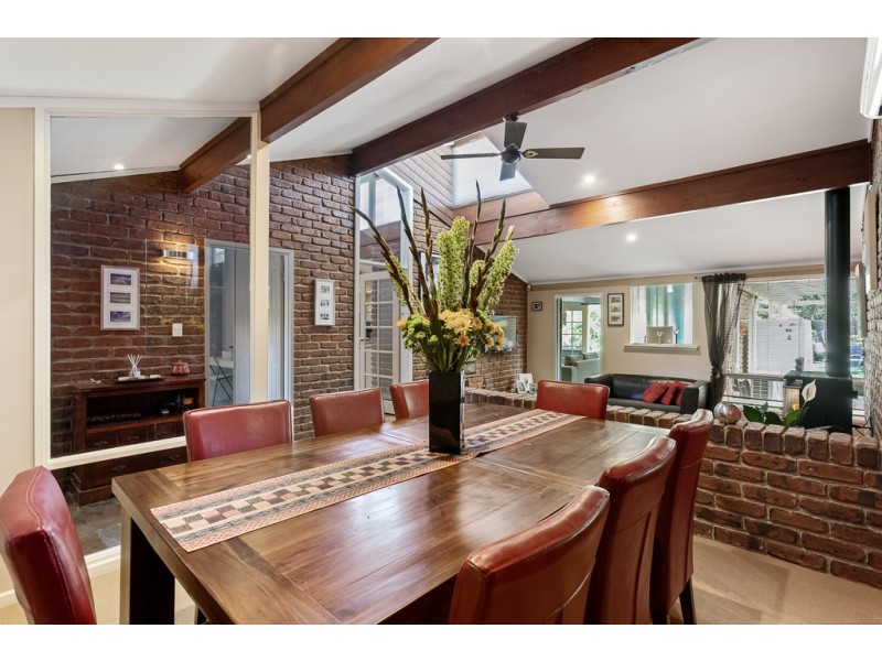 4 Radiata Place, Aberfoyle Park SA 5159