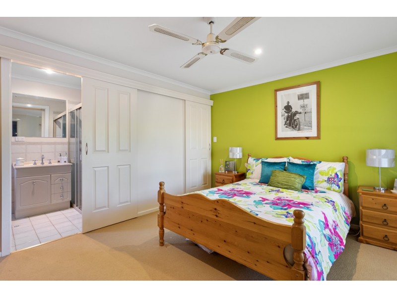 4 Radiata Place, Aberfoyle Park SA 5159