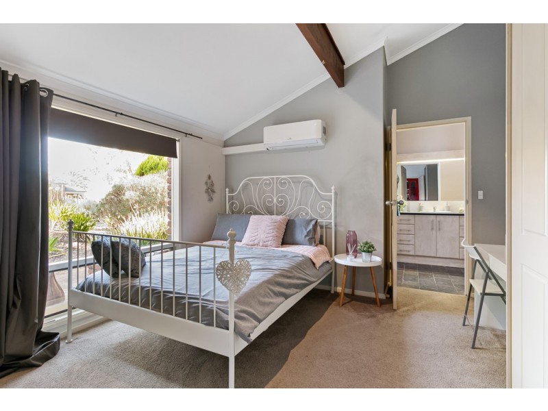 4 Radiata Place, Aberfoyle Park SA 5159