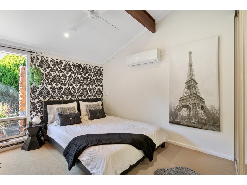 4 Radiata Place, Aberfoyle Park SA 5159