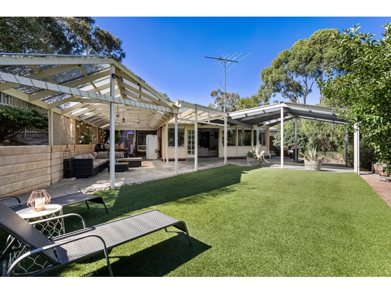 4 Radiata Place, Aberfoyle Park SA 5159