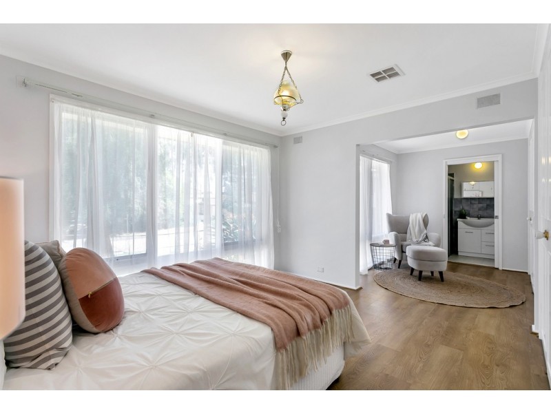 9 Vynland Drive, Flagstaff Hill SA 5159