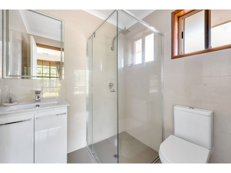 1 Brookside Walk, Aberfoyle Park SA 5159