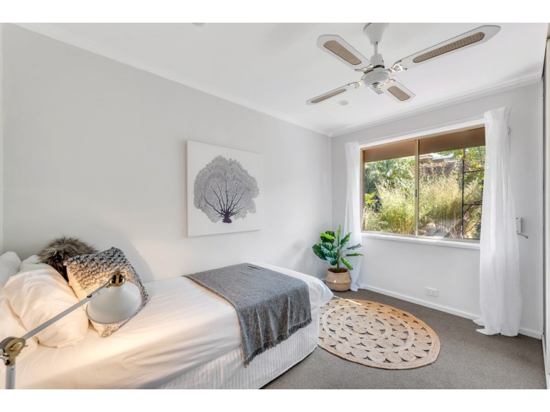 1 Brookside Walk, Aberfoyle Park SA 5159