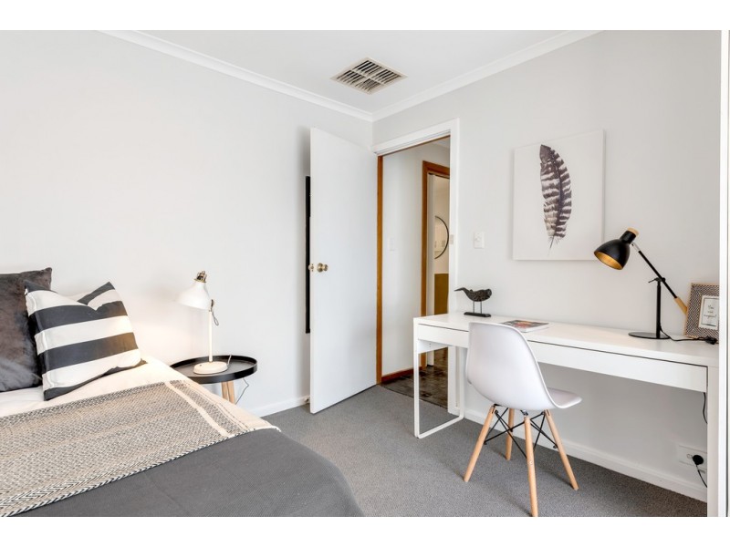 1 Brookside Walk, Aberfoyle Park SA 5159