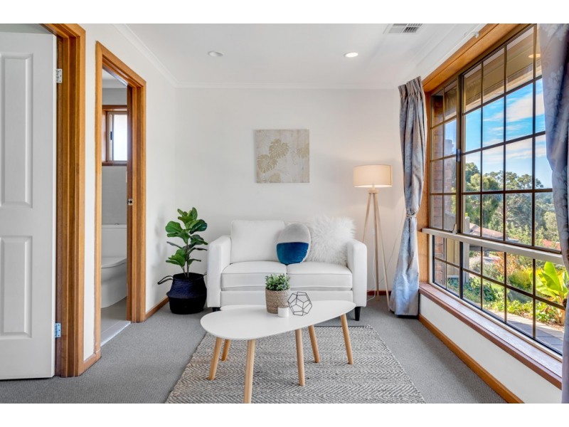 1 Brookside Walk, Aberfoyle Park SA 5159