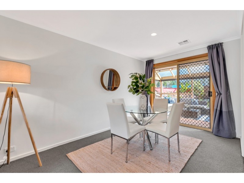 1 Brookside Walk, Aberfoyle Park SA 5159