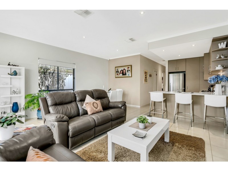 4B Parsons Grove, Park Holme SA 5043