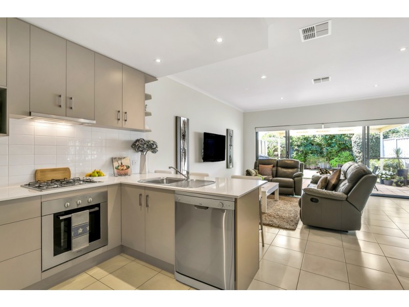 4B Parsons Grove, Park Holme SA 5043