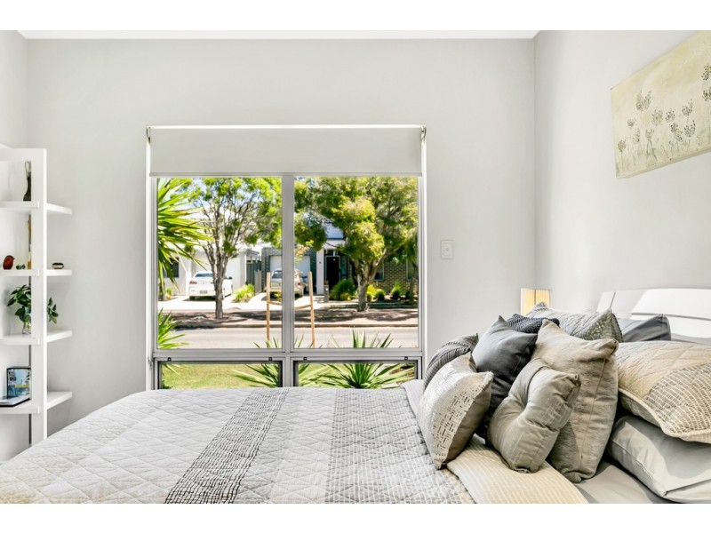 4B Parsons Grove, Park Holme SA 5043