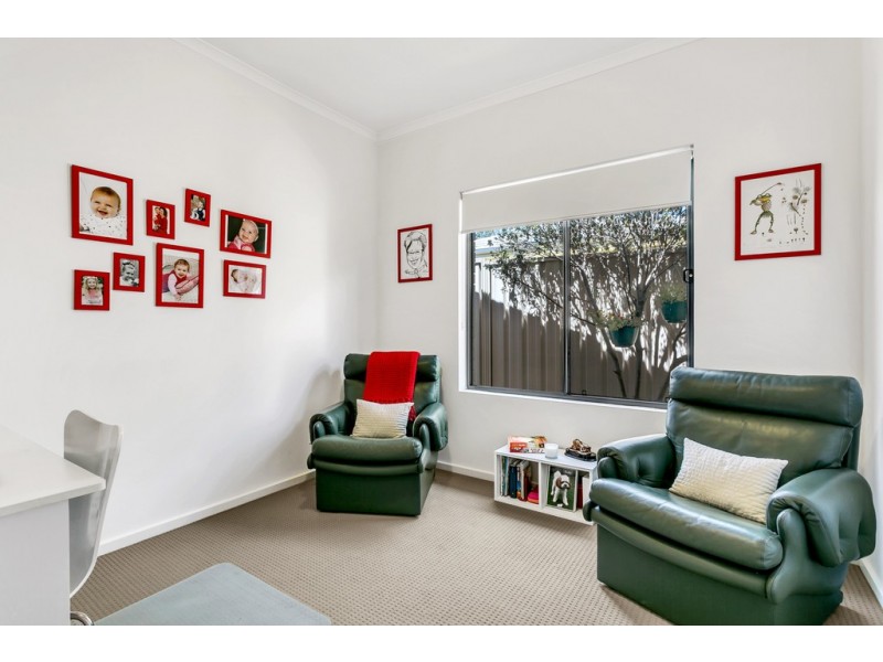 4B Parsons Grove, Park Holme SA 5043