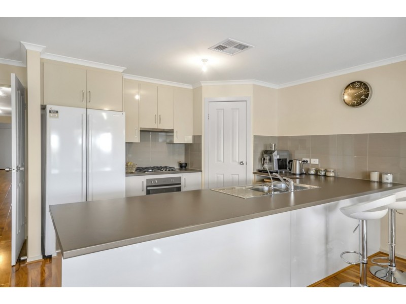 18 Orbit Court, Woodcroft SA 5162