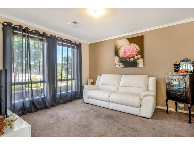 18 Orbit Court, Woodcroft SA 5162