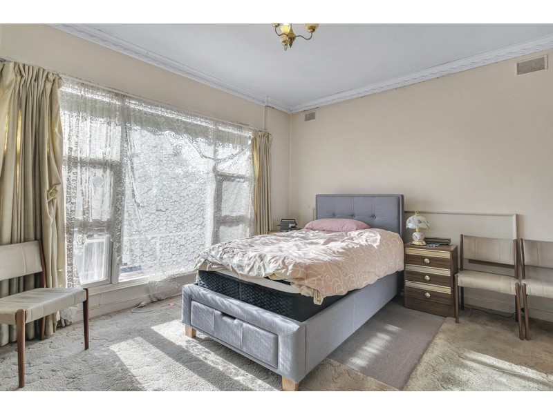 2 Hyland Avenue, Darlington SA 5047