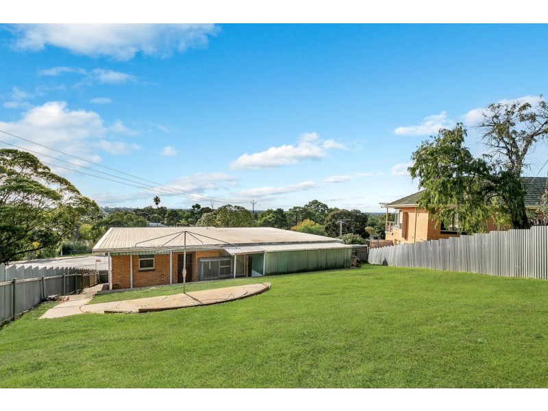 2 Hyland Avenue, Darlington SA 5047