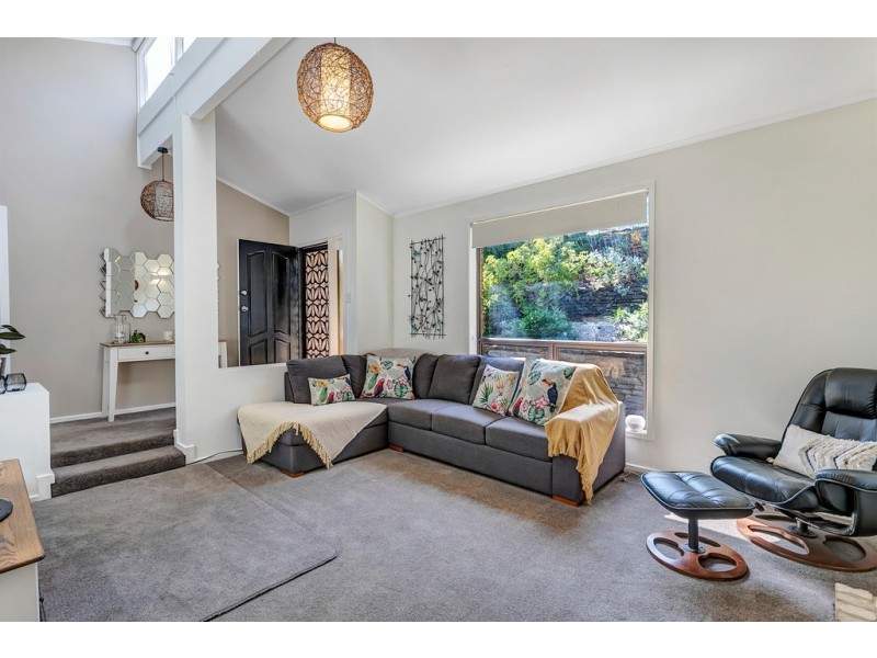 5 Grevillea Road, Aberfoyle Park SA 5159