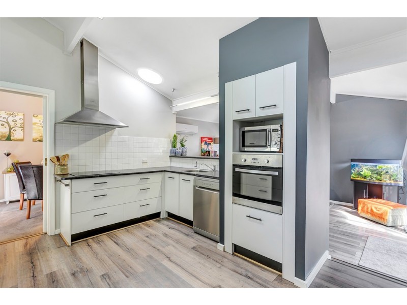 5 Grevillea Road, Aberfoyle Park SA 5159