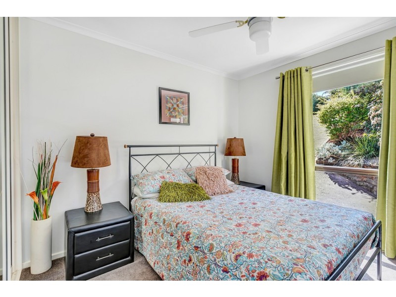 5 Grevillea Road, Aberfoyle Park SA 5159